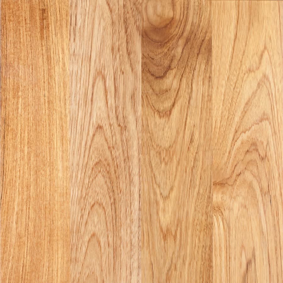Planche de frêne blond, veinage droit et flammé